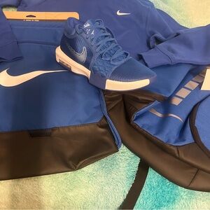 NEW Nike LeBron Witness 8 Basketball Shoes White/Black/Grey Men's 11